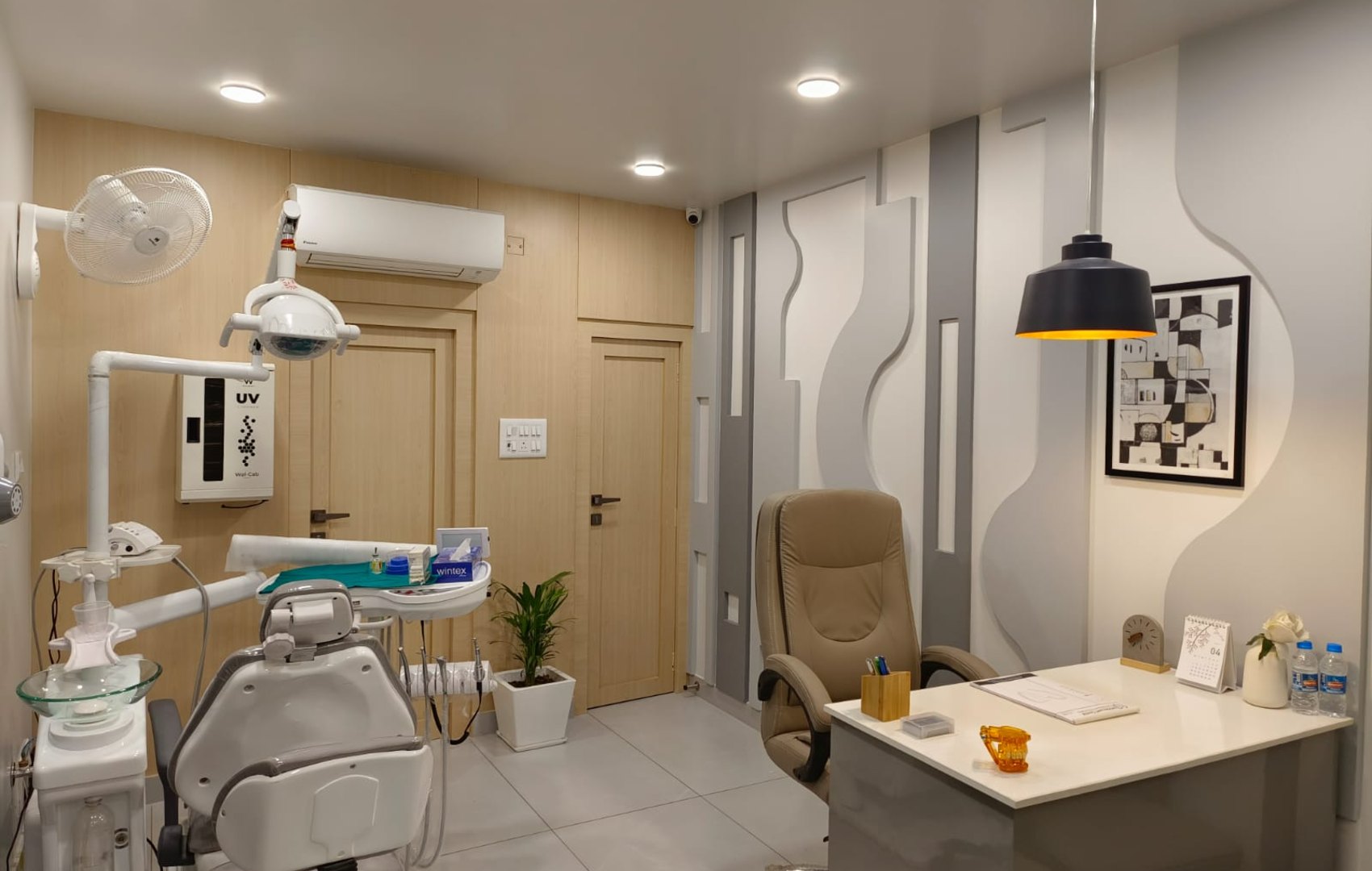 Model Town Dental Consultation Room Wide